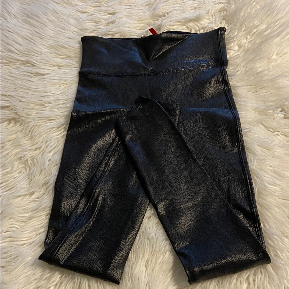SPANX Black Leggings inseam 27” waist 24” elastic BNWOT see all photos - Picture 8 of 8